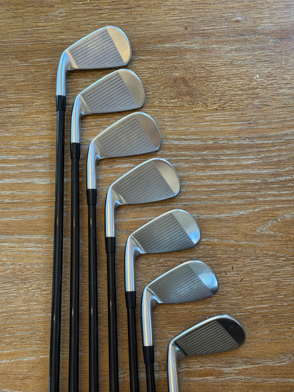 Mizuno M-15 Forged Iron Set (5-GW) / MMT 105 S shafts (stiff)