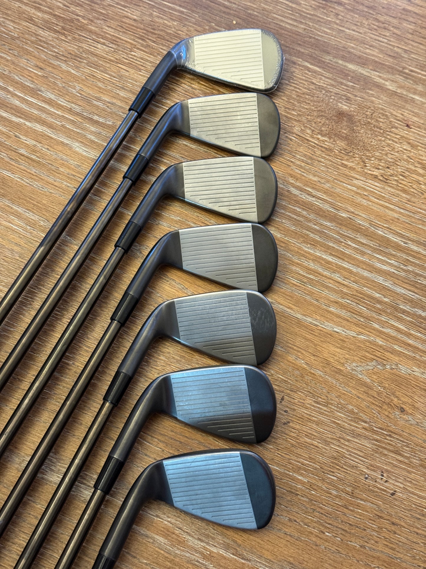 Taylormade P790 ‘25 Gunmetal Black Iron Set (4-PW) / BLACKED N.S. Pro Modus3 Tour105 shafts (stiff)