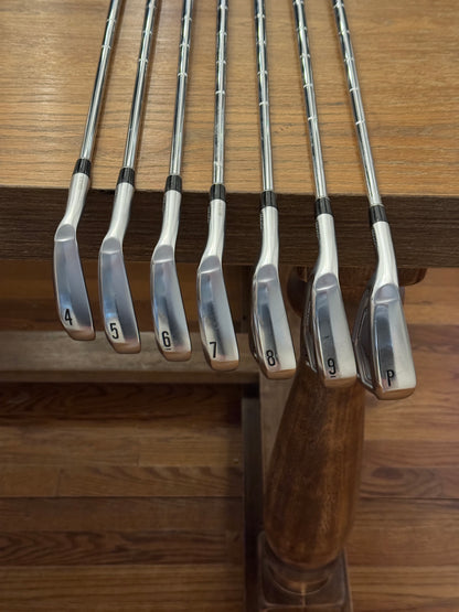 *MINT* Srixon ZXi5 Forged ‘25 Iron Set LH (4-PW) / Dynamic Gold MID S300 shafts (stiff)
