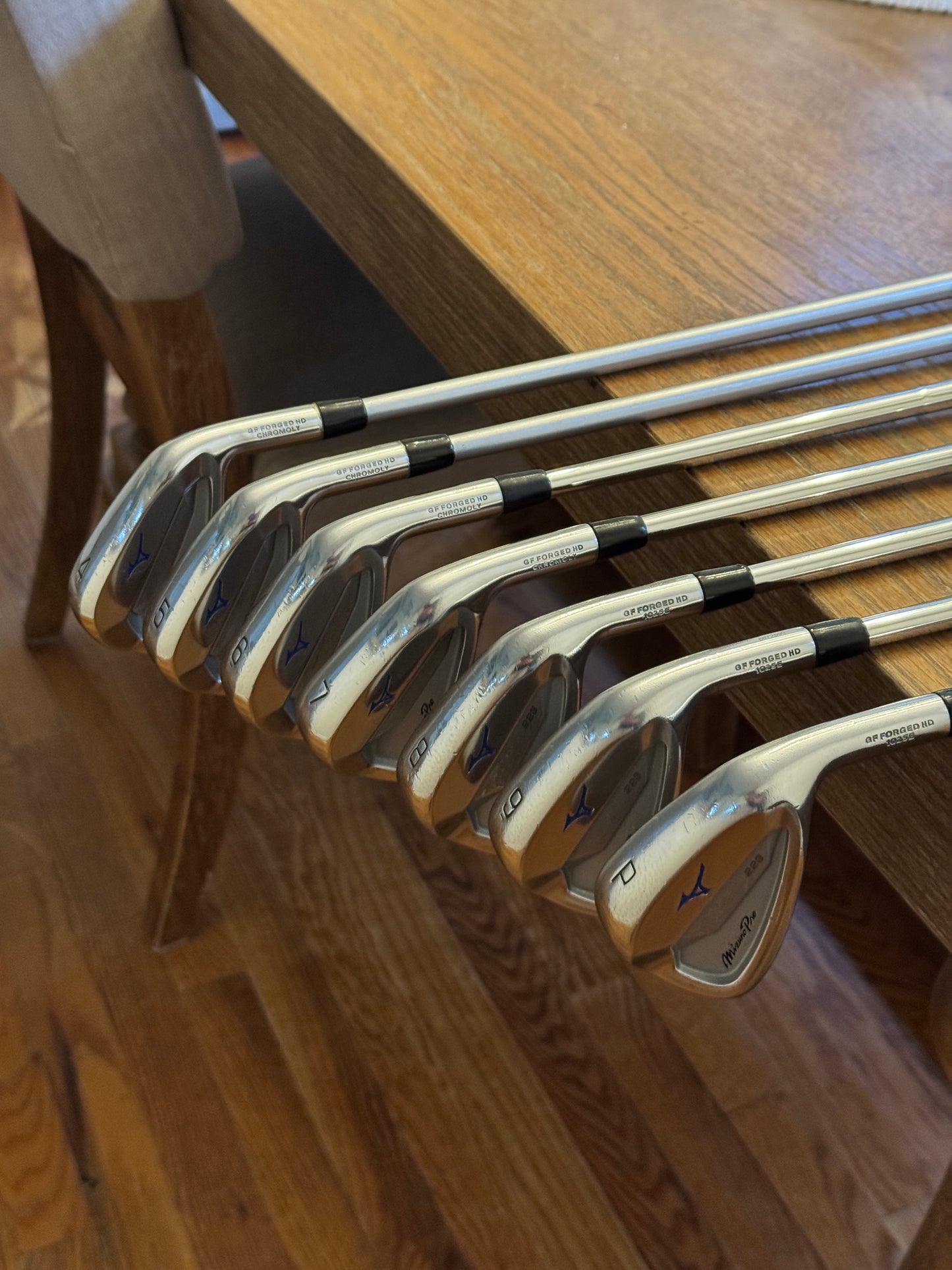 Mizuno Pro 223 Iron Set (4-PW) / KBS Tour 125 - C-Taper Lite 110S shafts
