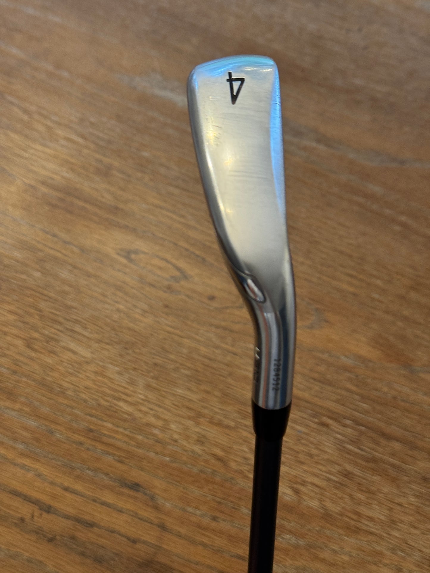 Titleist U510 4-iron (39”) / HZRDUS Smoke 6.0 80g HY shaft (stiff)