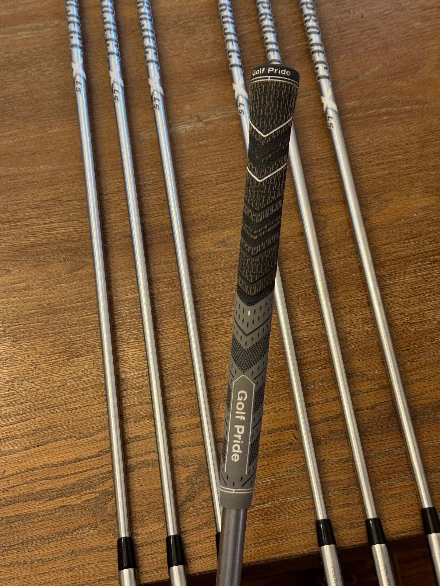 Ping G425 LH Iron Set (4-PW) / Project X LS 6.5 125g shafts (xtra stiff)