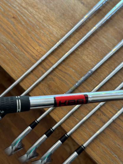 Taylormade R11 Iron Set (4-PW) / KBS 90S shafts (stiff)