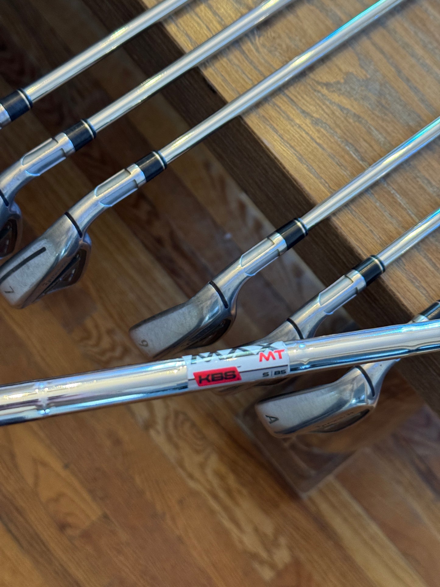 Taylormade Sim2 Max Iron Set (5-AW) / KBS Max MT 85 shafts Stiff