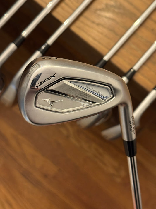 Mizuno JPX 925 Hot Metal Iron Set (5-GW) / N.S. Pro 950GH shafts Regular