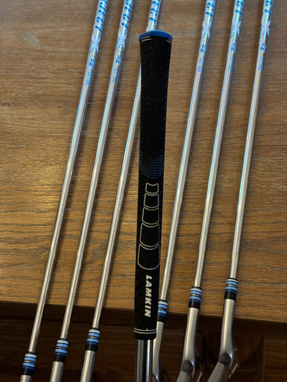 *MINT* Srixon ZXi7 Forged ‘25 Iron Set (4-PW) / Project X LZ 6.5 125g shafts (xtra stiff)