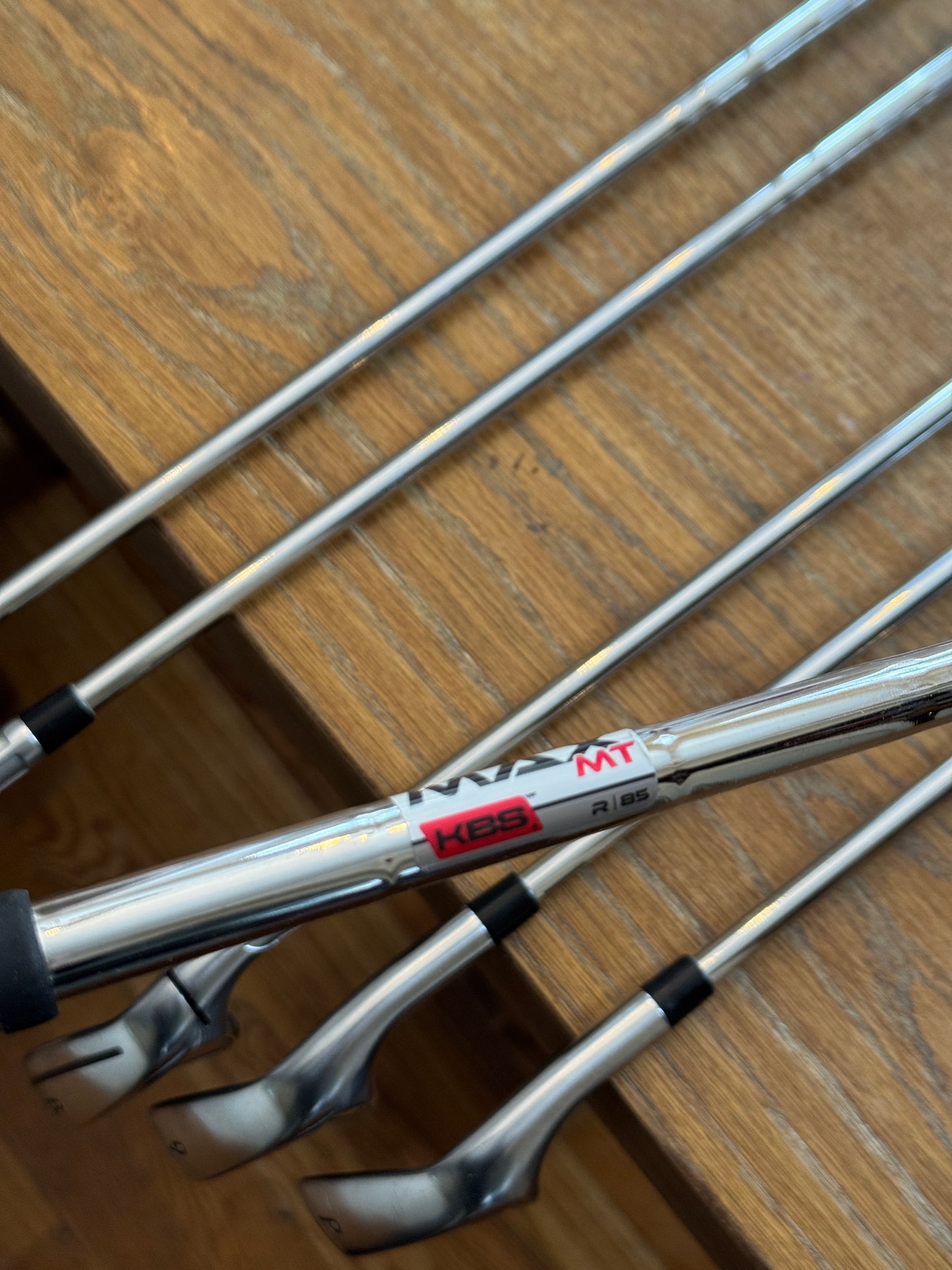 Taylormade Qi Iron Set (5-PW) / KBS MAX MT 85R shafts (regular)