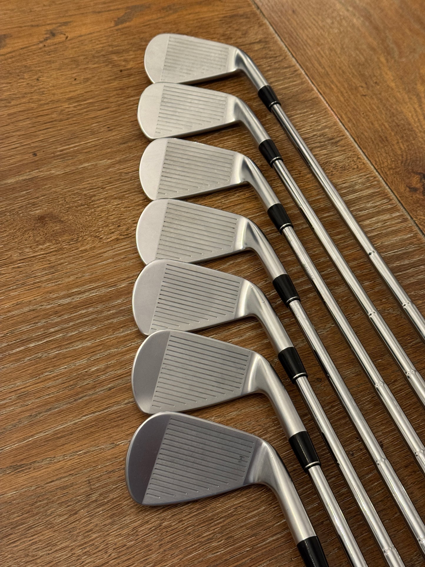 *MINT* Srixon ZXi5 Forged ‘25 Iron Set LH (4-PW) / Dynamic Gold MID S300 shafts (stiff)