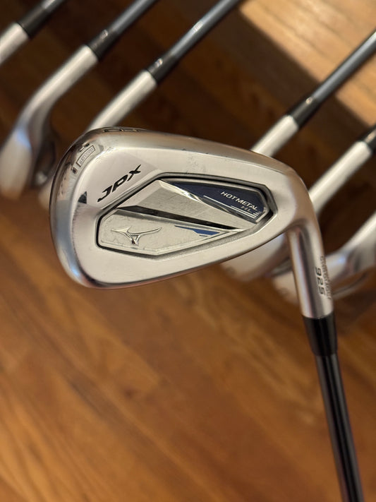 Mizuno JPX 925 Hot Metal HL Iron Set (5-GW) / Recoil Dart F3 shafts Regular