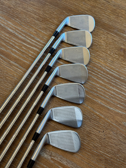 Mizuno JPX 921 Tour Iron Set (4-PW) / KBS $-Taper 120 S shafts (stiff)