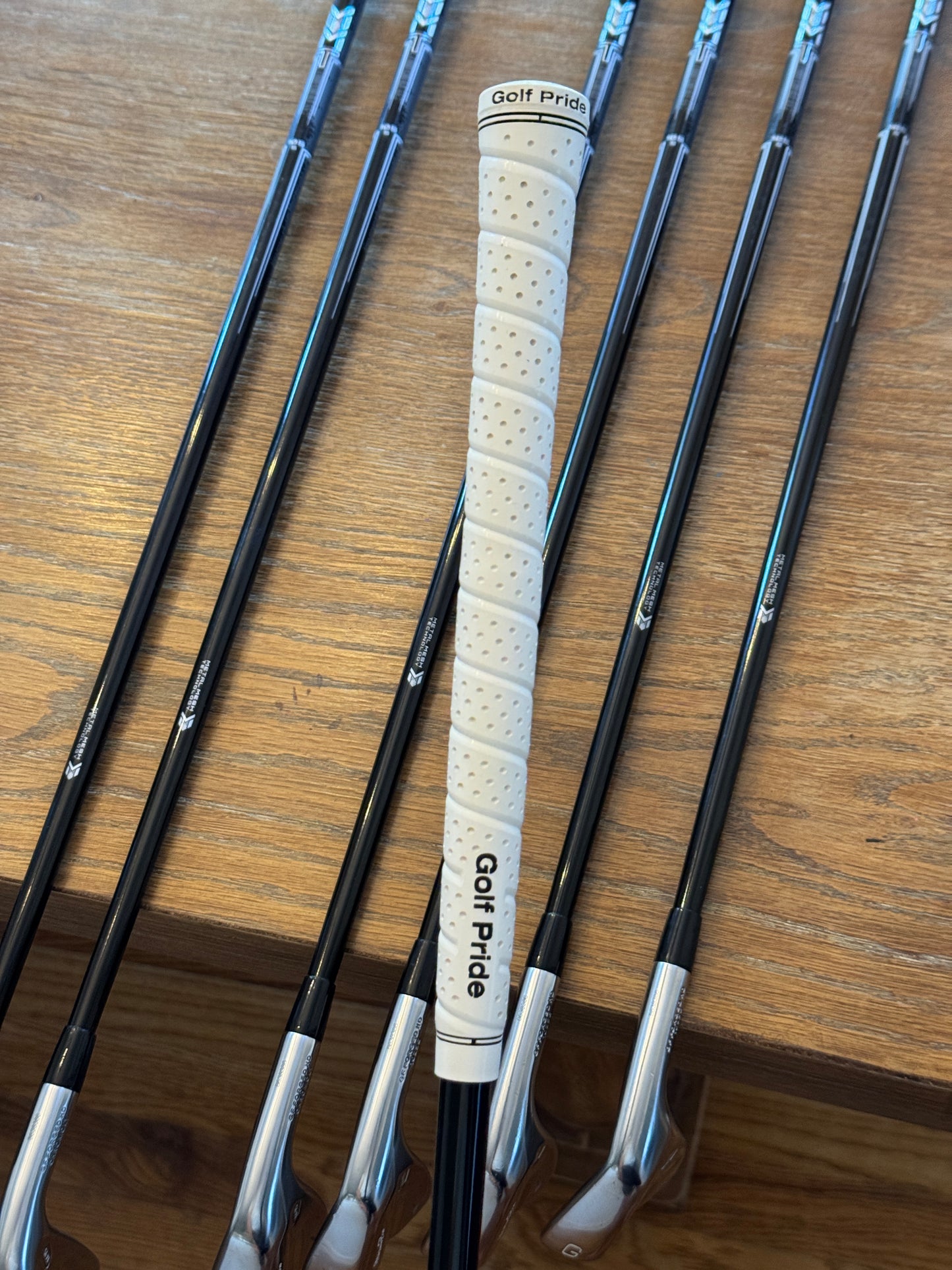 Mizuno M-15 Forged Iron Set (5-GW) / MMT 105 S shafts (stiff)