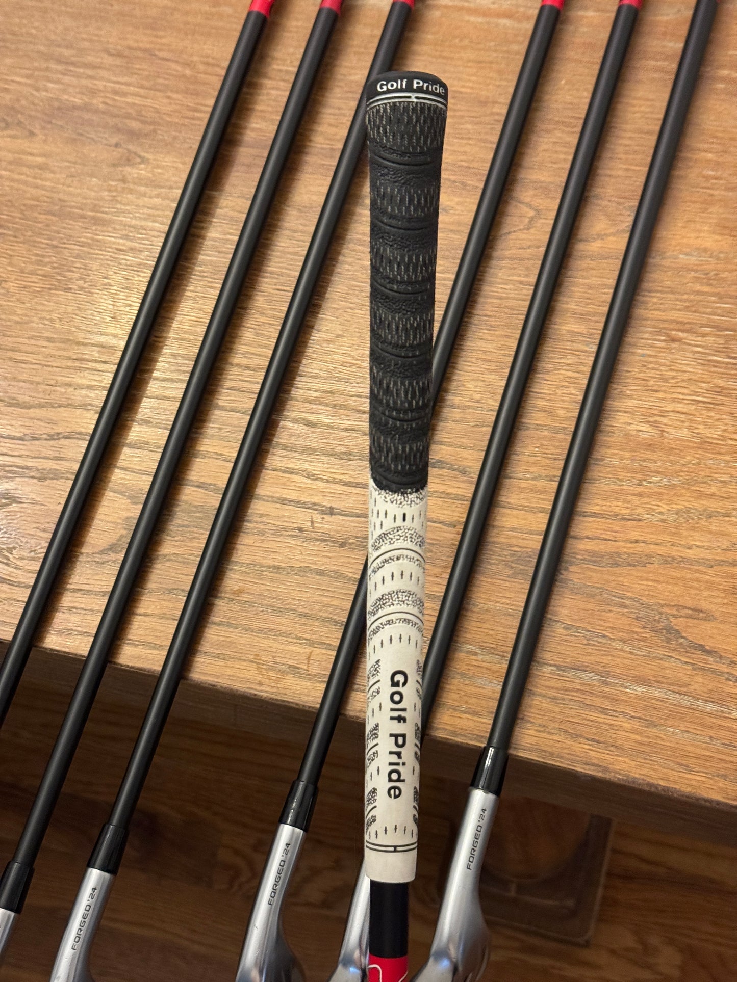 Callaway Apex Pro ‘24 Iron Set (4-PW) / KBS TGI 80 shafts (stiff)