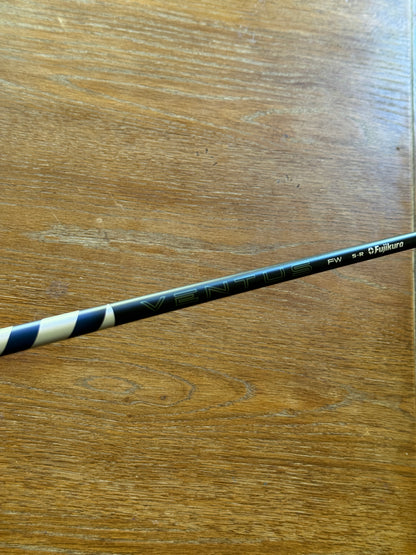 Taylormade Qi35 5-wood (18°) / Fujikura Ventus FW 5-R shaft (regular)