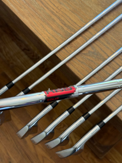 Miura MB 001 Forged Iron Set (4-PW) / KBS TOUR S shafts (stiff)