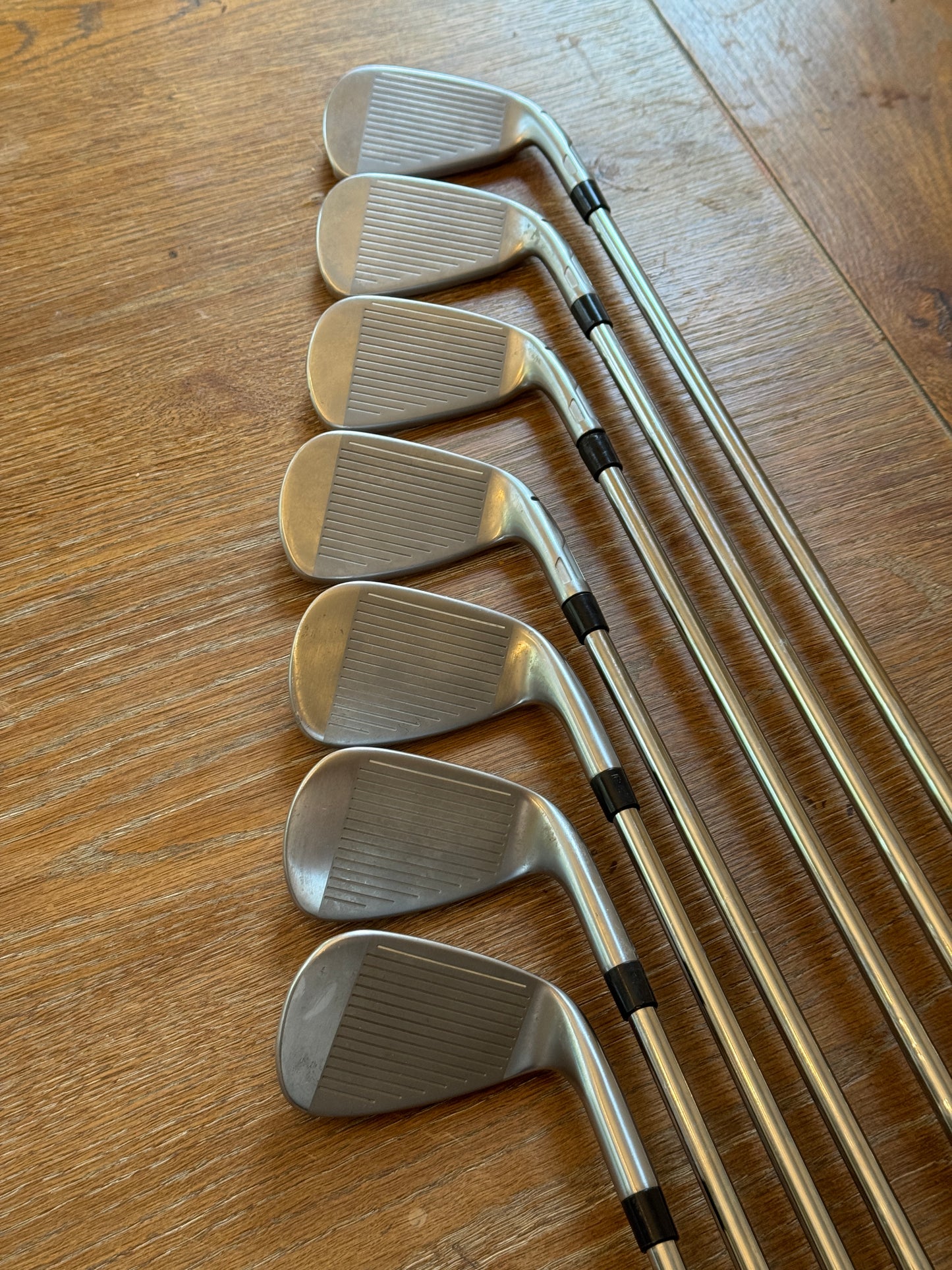 Taylormade Qi Iron Set LH (5-AW) / KBS Max MT 85 R shafts (regular)