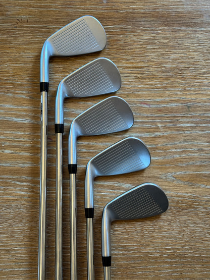 Mizuno JPX 923 Hot Metal Pro Iron Set (6-PW) / Project X LZ 5.5 115g shafts (regular +)