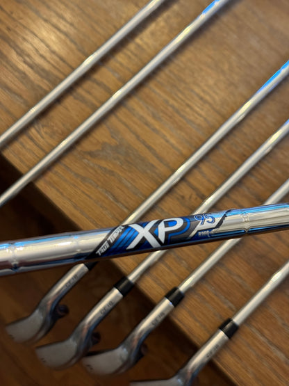 Callaway Rogue X Iron Set (5-GW) / True Temper XP 95 R300 shafts (regular)