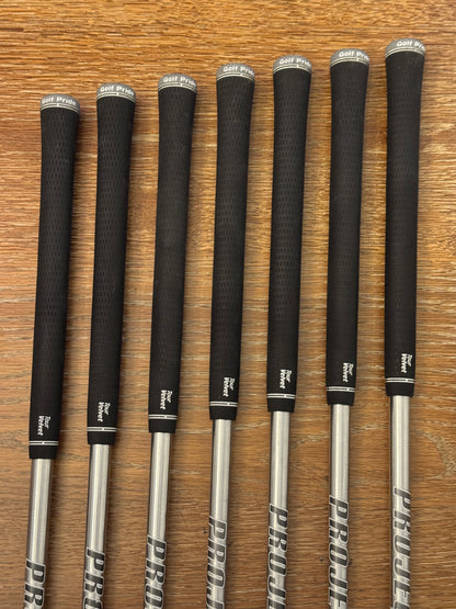 Titleist T100 ‘23 Iron Set (5-GW) / Project X LZ 6.5 125g shafts Xtra Stiff