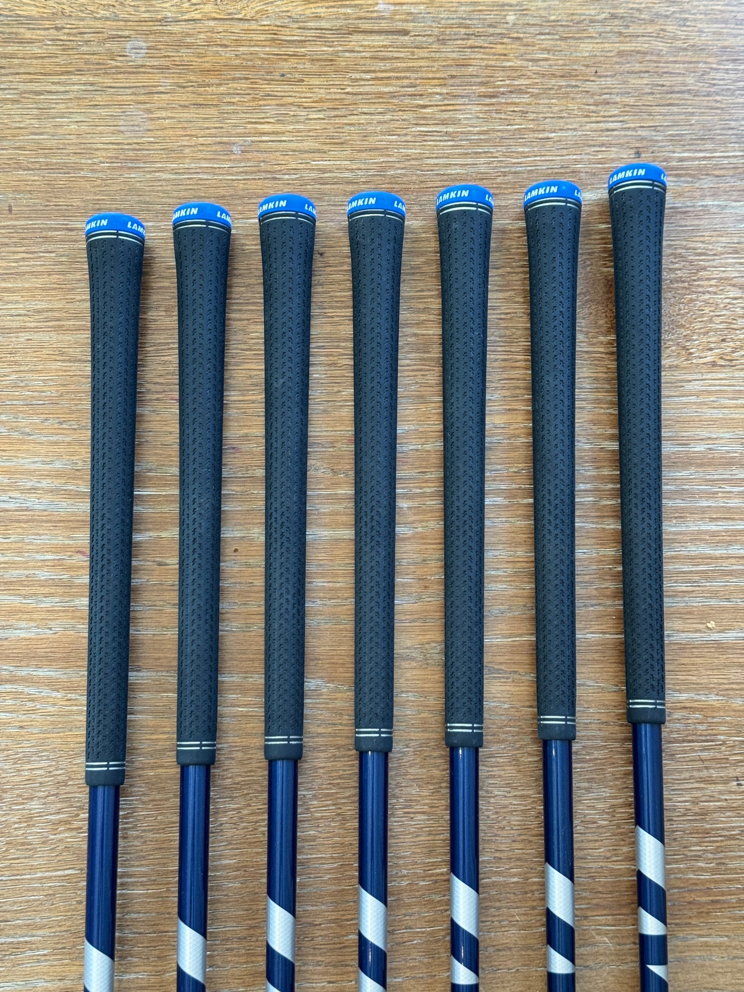 Taylormade Qi Iron Set (5-AW) / Ventus TR 6-R shafts (regular)