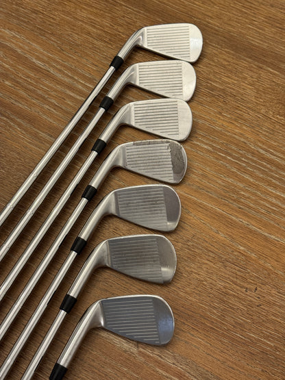 Titleist T100 Iron Set (4-PW) / AMT Tour White X100 shafts (xtra stiff)