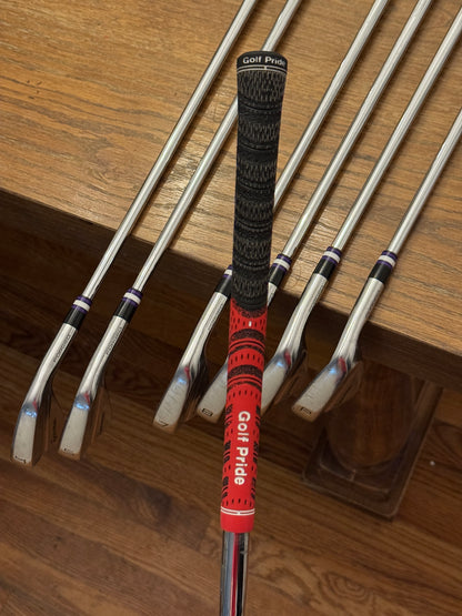 Taylormade P730 Forged Iron Set (4-PW) / Project X LZ 6.0 120g shafts (stiff)