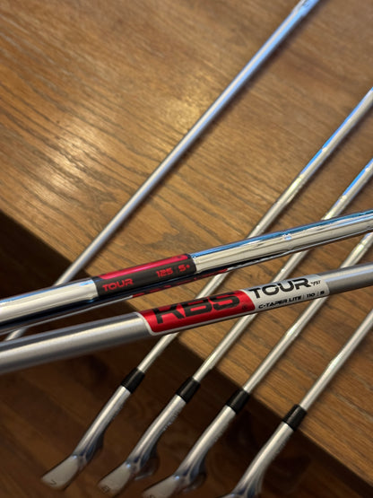 Mizuno Pro 223 Iron Set (4-PW) / KBS Tour 125 - C-Taper Lite 110S shafts