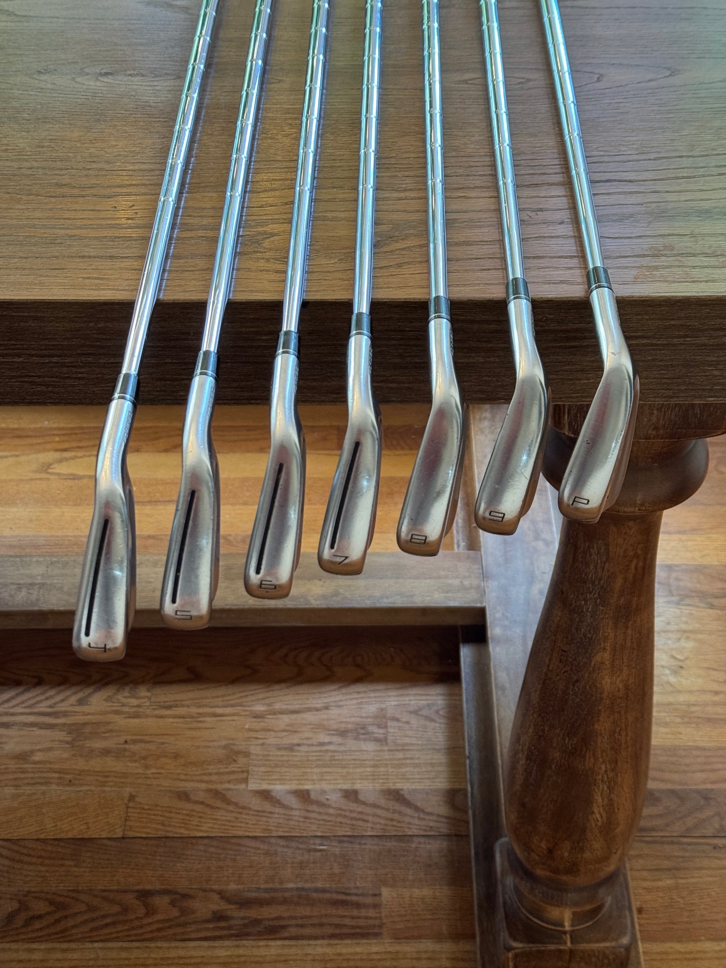 Taylormade P790 Iron Set (4-PW) / Dynamic Gold 120 X100 shafts (xtra stiff)