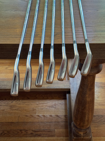 Taylormade P790 Iron Set (4-PW) / Dynamic Gold 120 X100 shafts (xtra stiff)