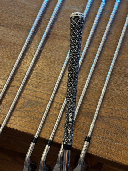 Callaway Rogue X Iron Set (5-GW) / True Temper XP 95 R300 shafts (regular)