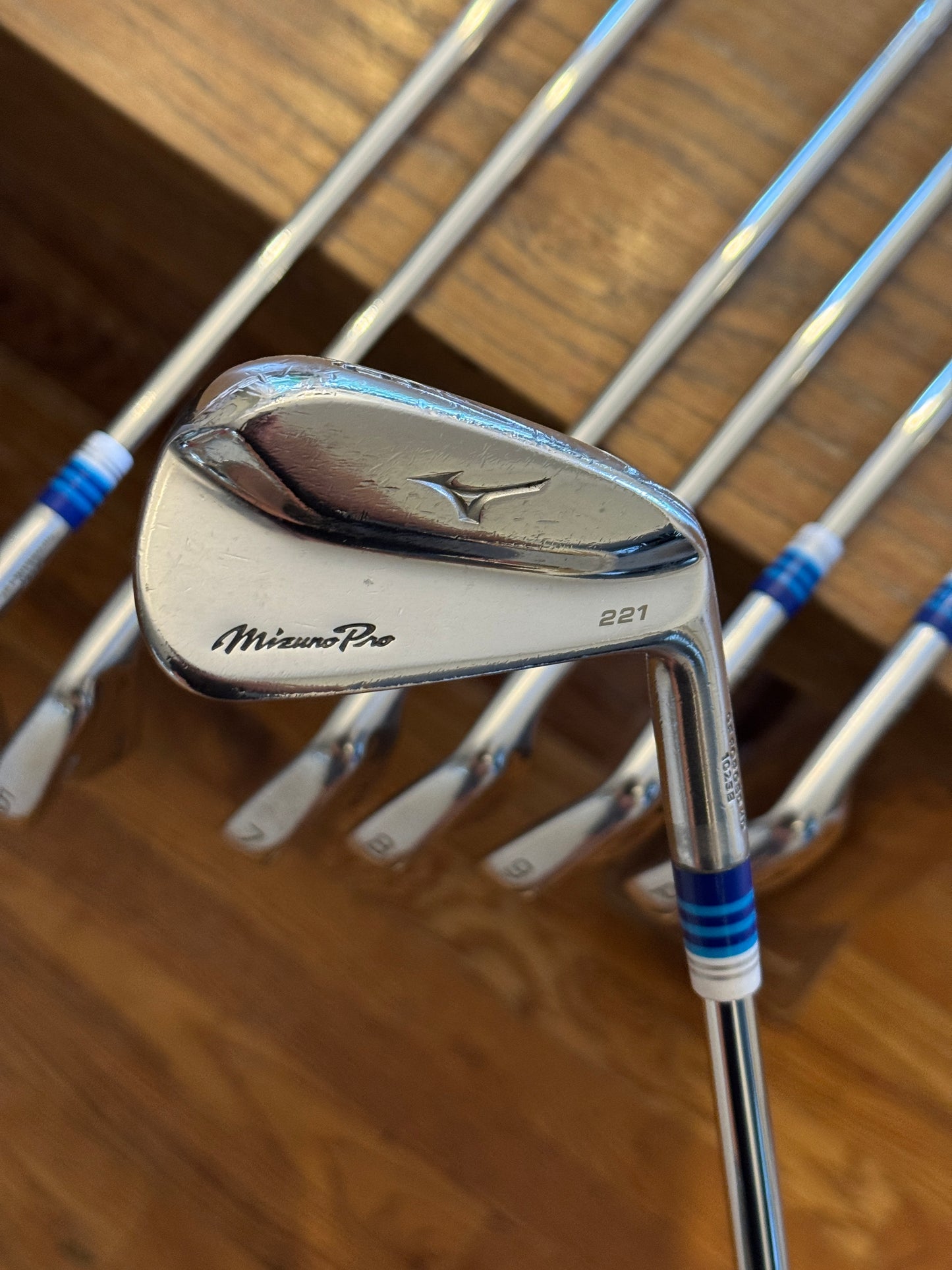Mizuno Pro 221 Iron Set (4-PW) / Dynamic Gold S400 shafts (stiff)