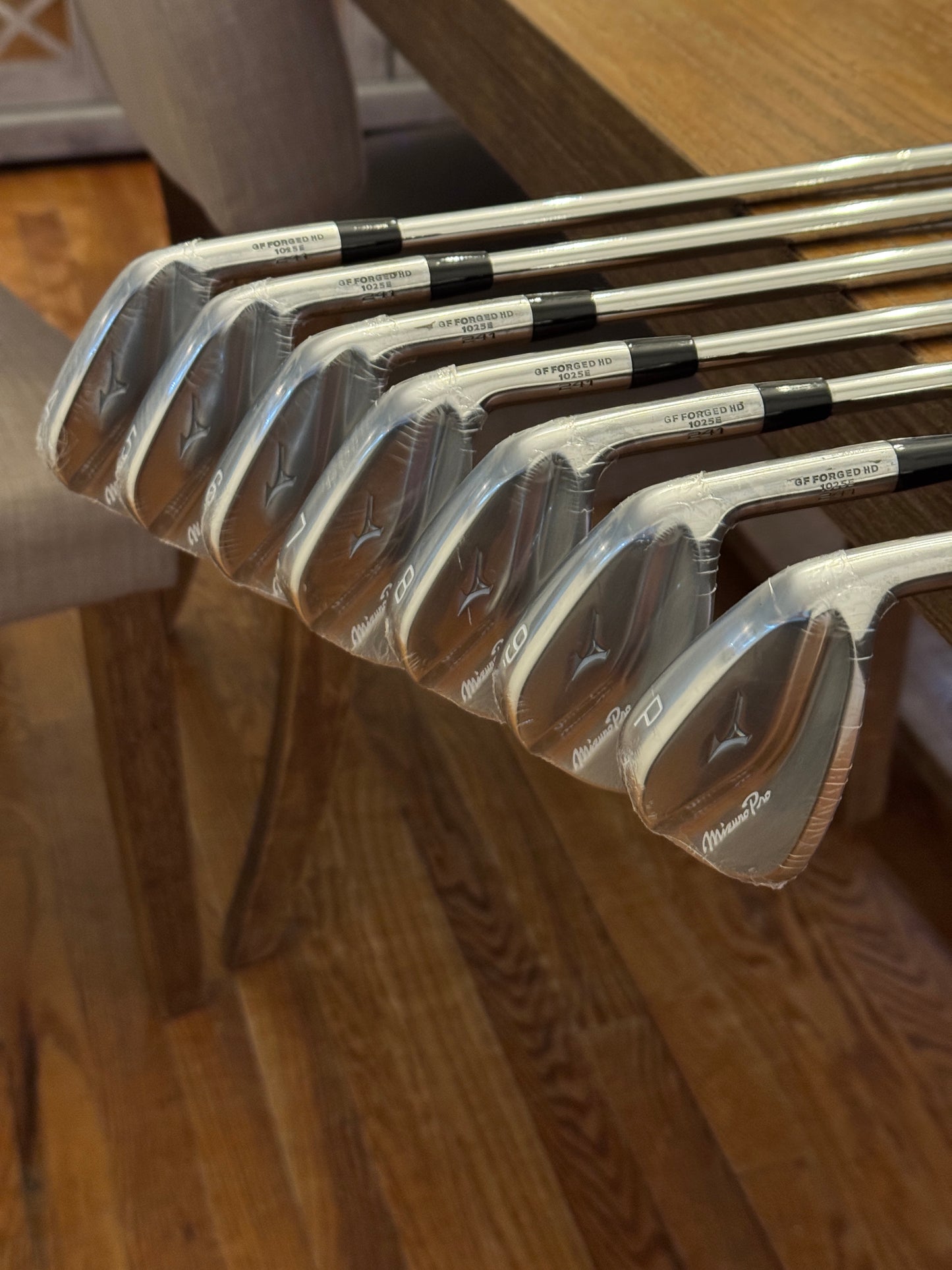 Mizuno Pro 241 Iron Set (4-PW) / KBS Tour 120S Stiff