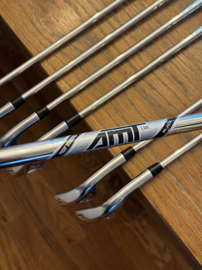 Titleist 718 AP2 Iron Set (4-PW) / AMT Black S300 shafts (stiff)