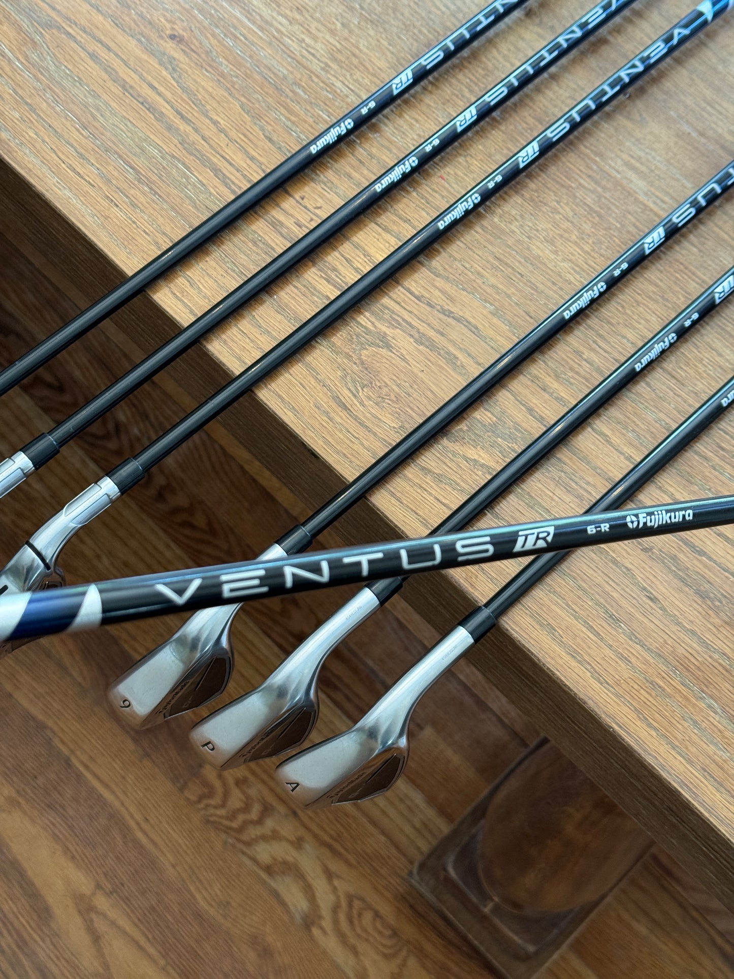 Taylormade Qi Iron Set (5-AW) / Ventus TR 6-R shafts (regular)