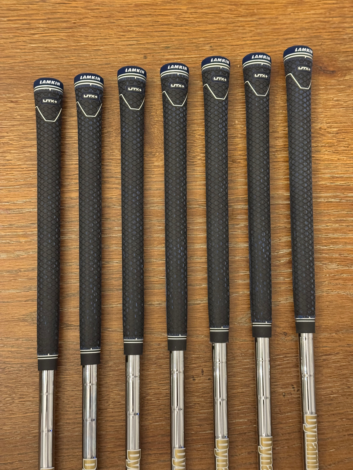 *BRAND NEW* Mizuno JPX 925 Hot Metal Pro Iron Set (4-PW) / Dynamic Gold 105 S300 shafts (stiff)