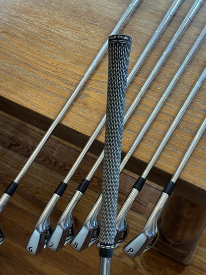 Titleist 710 AP2 Iron Set (4-PW) / True Temper Dynamic Gold shafts (stiff)