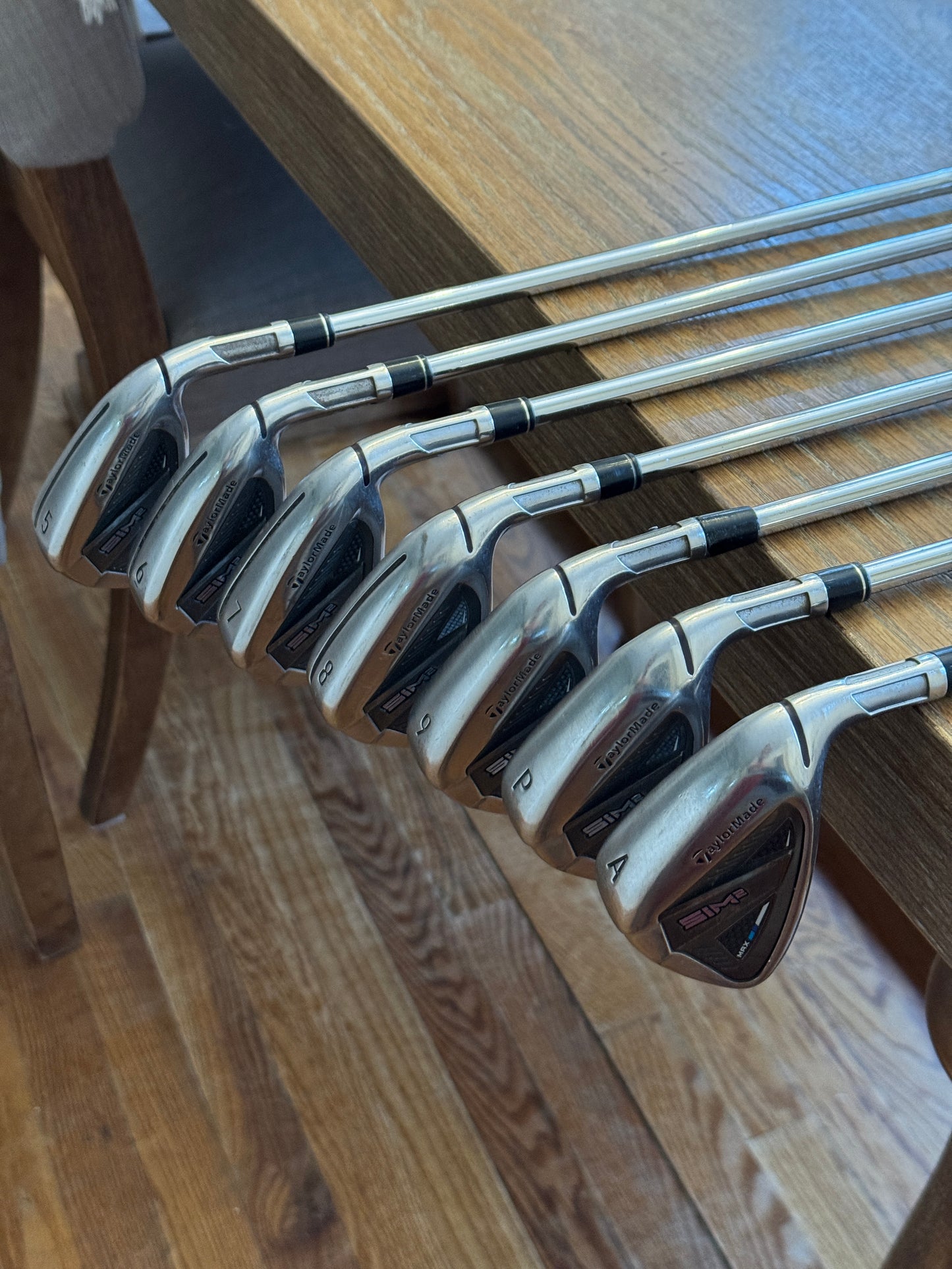 Taylormade Sim2 Max Iron Set (5-AW) / KBS Max MT 85R shafts (regular)