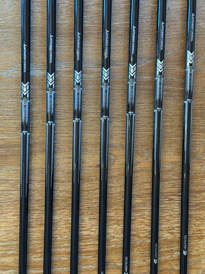 Mizuno M-15 Forged Iron Set (5-GW) / MMT 105 S shafts (stiff)