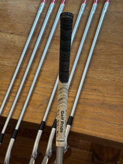 Titleist 714 MB Iron Set (4-PW) / KBS Tour C-Taper Lite 105 R shafts (regular)