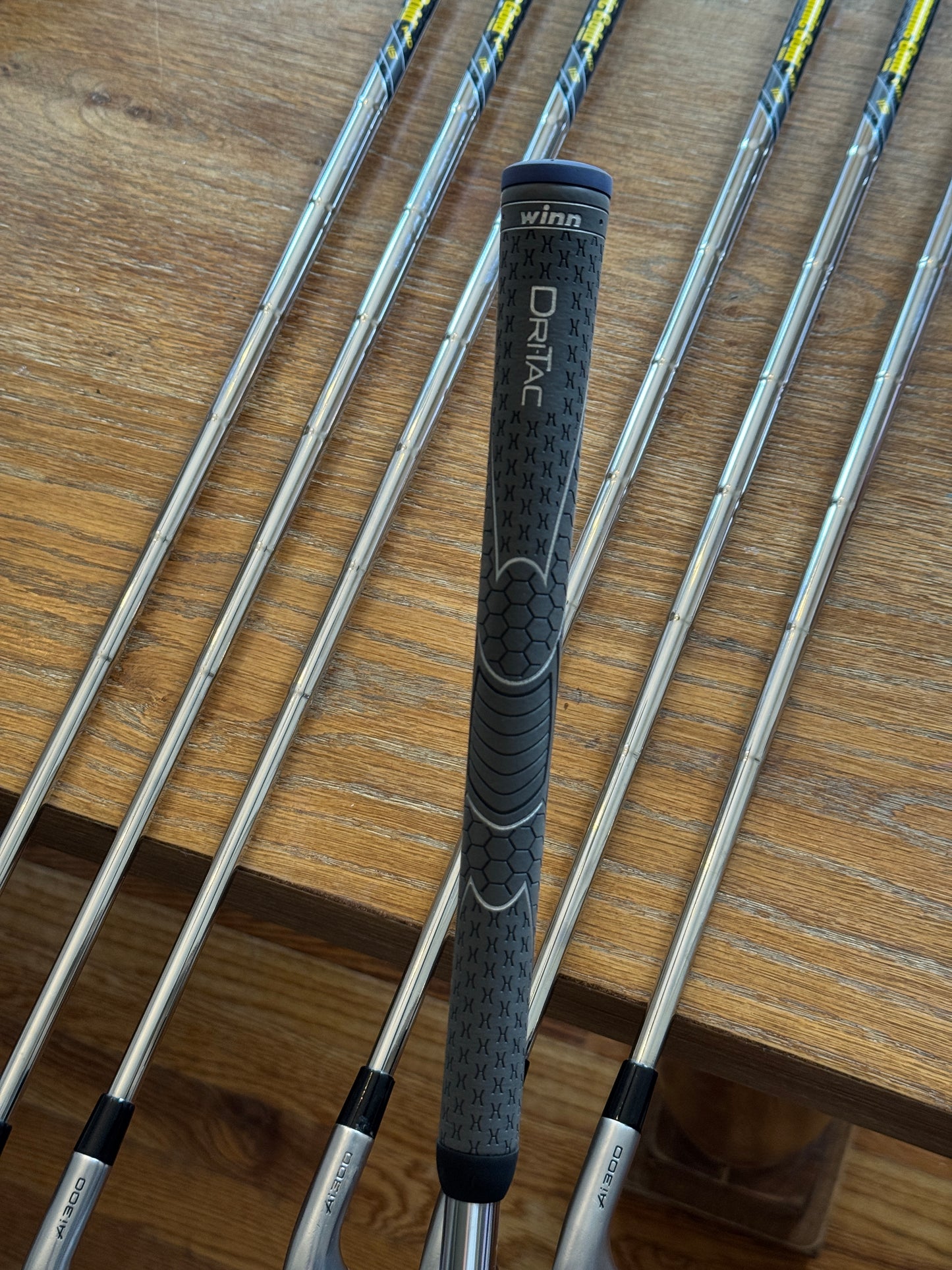 Callaway Apex AI300 Iron Set (4-PW) / Dynamic Gold MID 115 shafts (stiff)