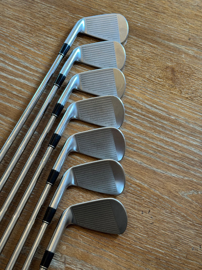 Srixon ZX7 Mkii Forged Iron Set (4-PW) / N.S. Pro Modus3 Tour120 S shafts (stiff)