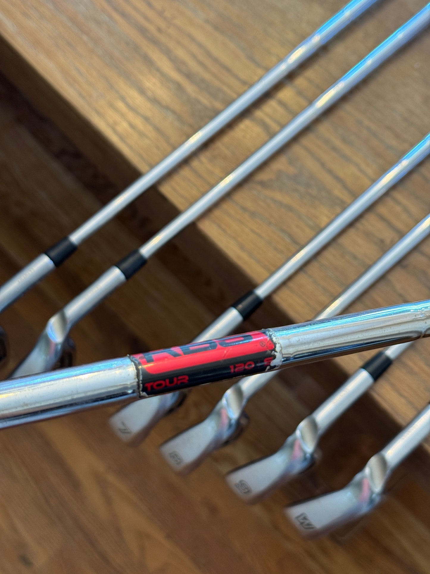 Ping G425 Iron Set (4-PW) / KBS TOUR 120S shafts (stiff)