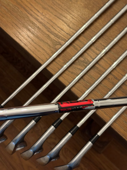 Cobra King CB ‘23 Iron Set (4-PW) / KBS TOUR 120S shafts (stiff)