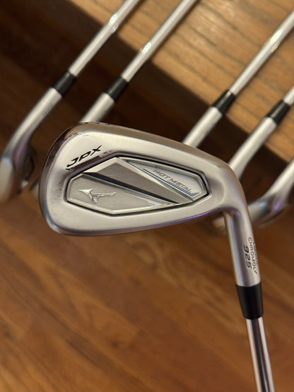 Mizuno JPX 925 Hot Metal Iron Set (6-GW) / N.S. Pro 950 GH S shafts (stiff)