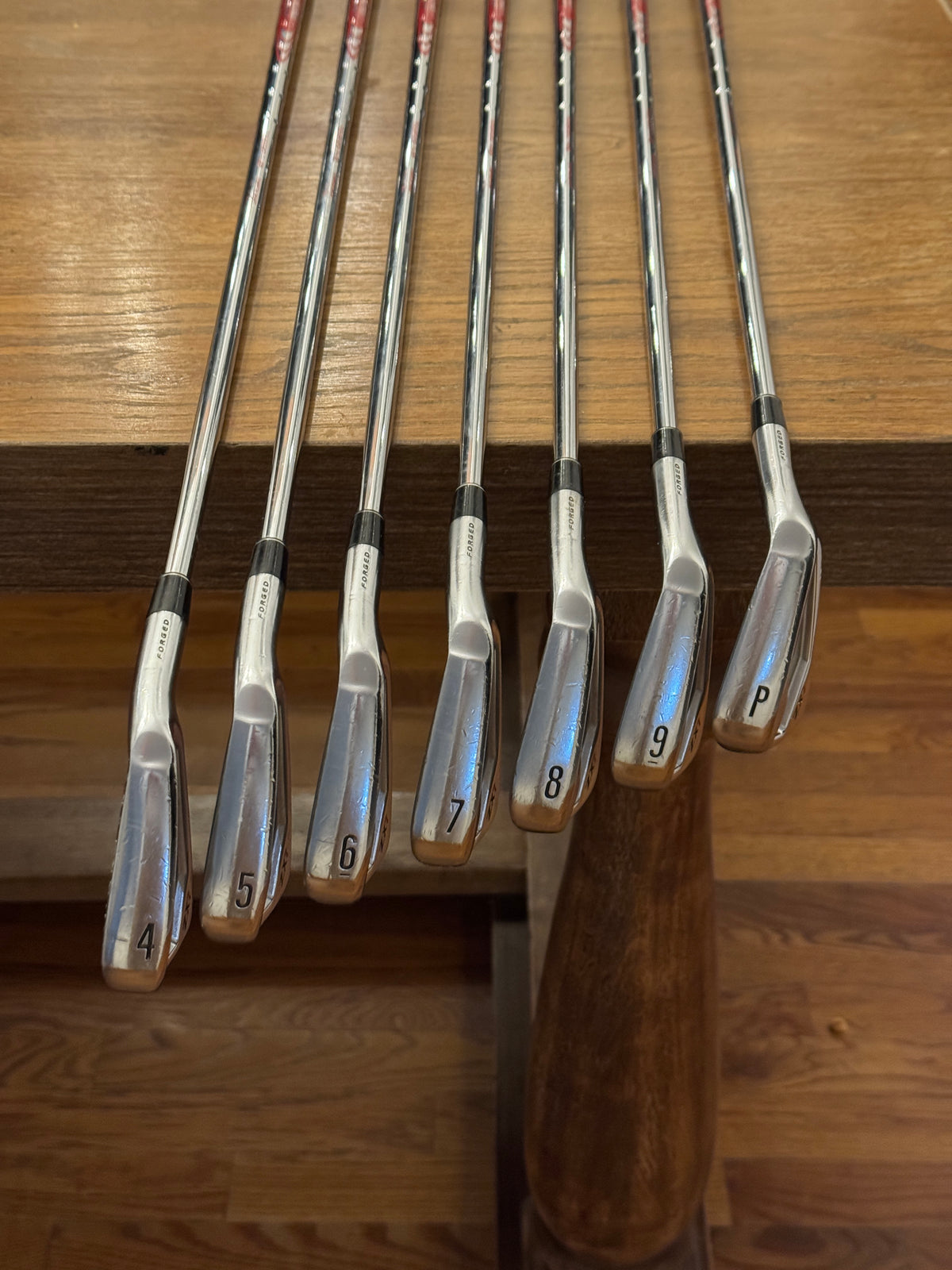 Srixon ZX7 Forged Iron Set (4-PW) / N.S. Pro Modus3 Tour120 S shafts (stiff)