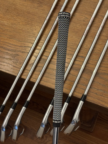 Srixon ZX7 Forged Iron Set (4-PW) / N.S. Pro Modus3 Tour120 S shafts (stiff)